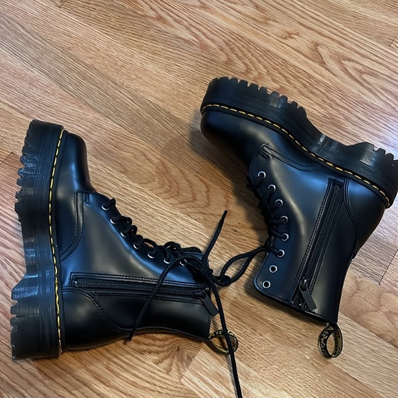 Dr Martens Jadon Smooth Leather Platform Boots Size 7 NEW - Picture 8 of 14
